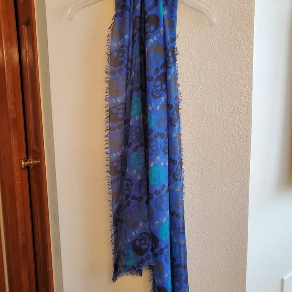 Scarf - Picture 2 of 2